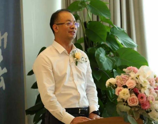 广东雷州农商行董事长、原行长同日被查